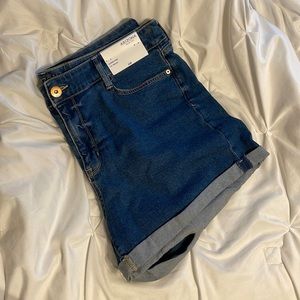 NWT Arizona High Waisted Mom Jean Shorts